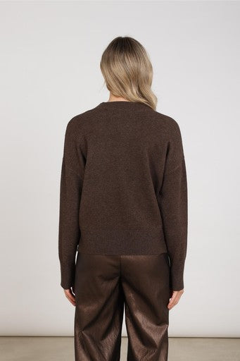 Pulls bruin NUKUS