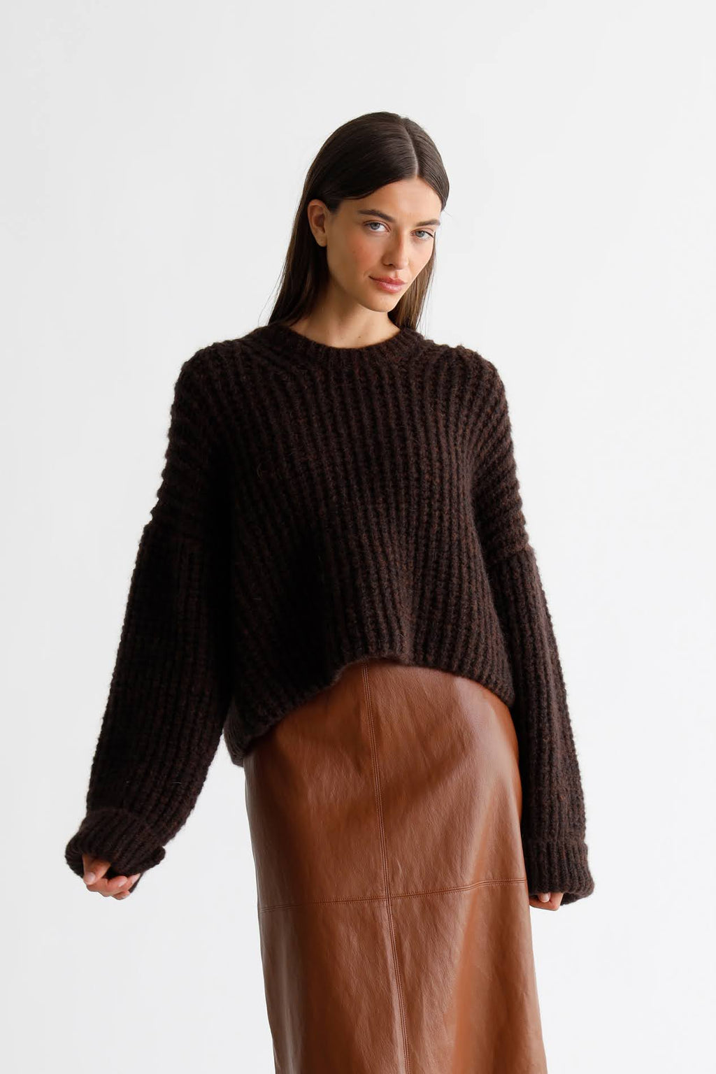 Pulls bruin Julia June