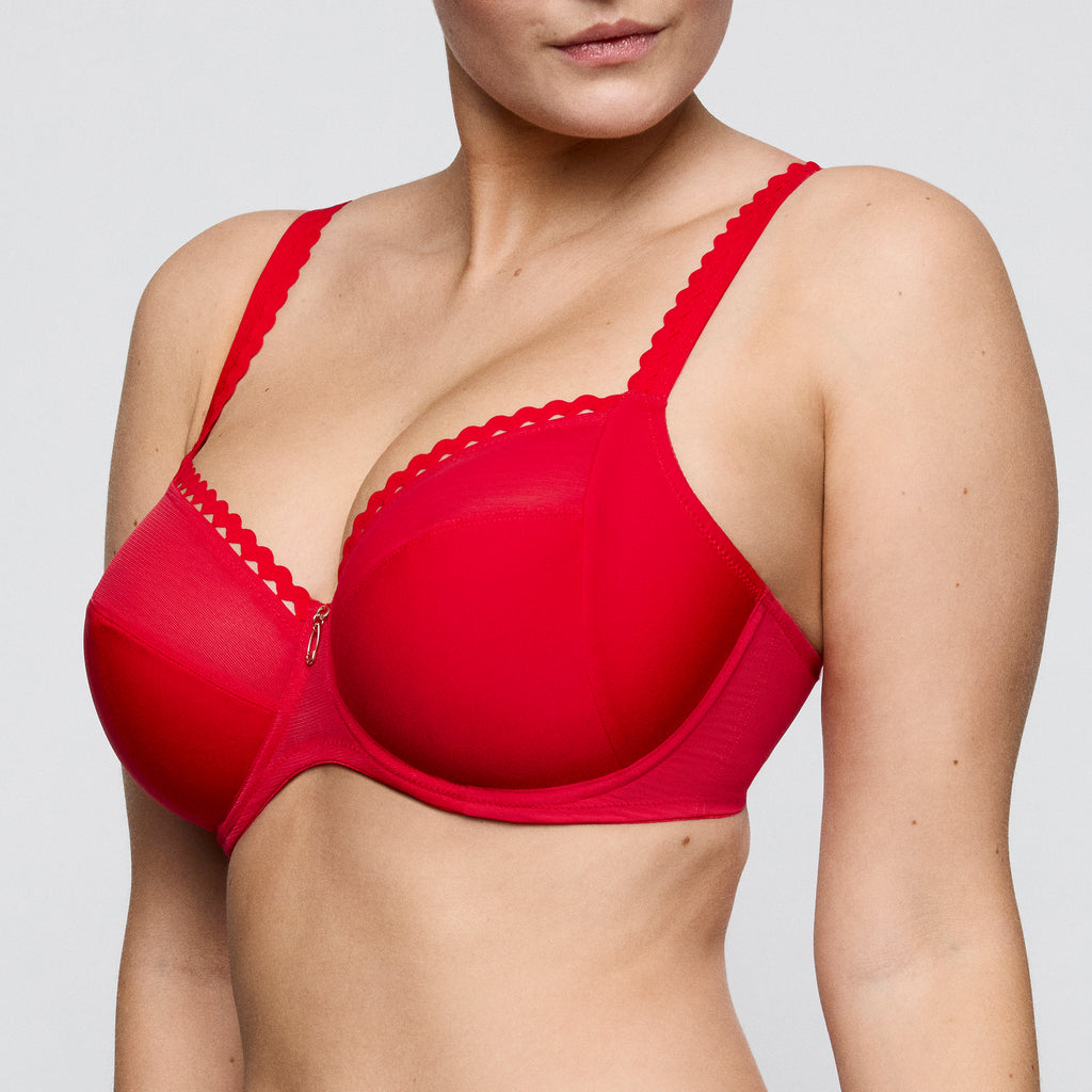 BH's rood Prima Donna Twist