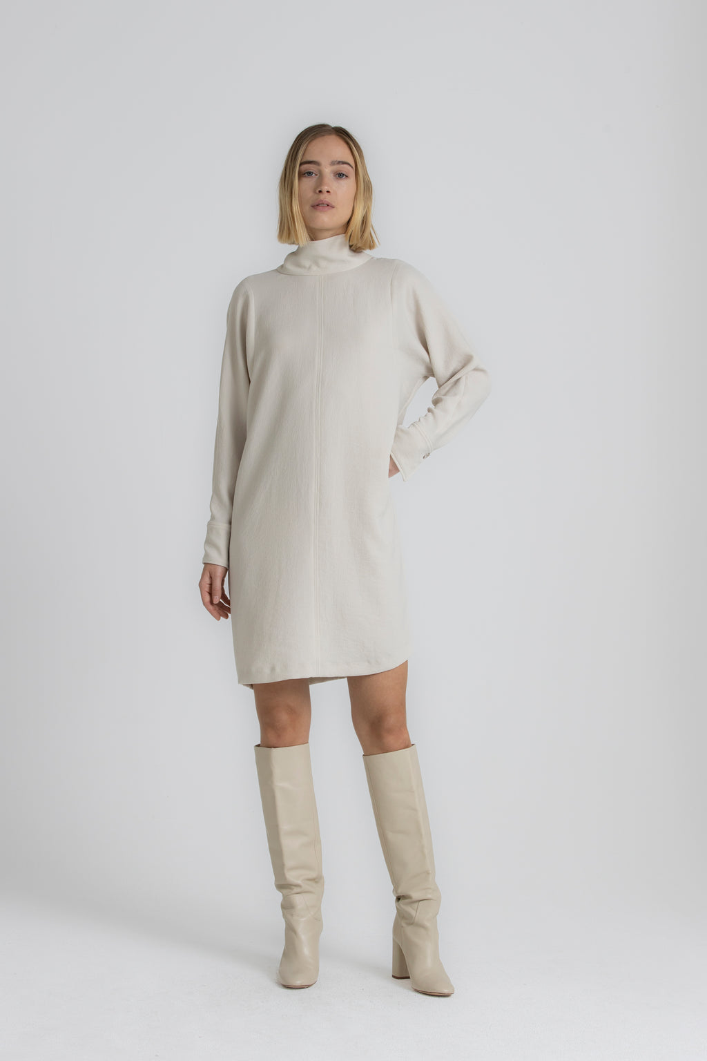 Jurken lange mouw beige Gigue