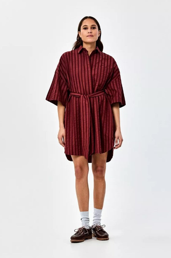 Jurken korte mouw bordeaux CKS