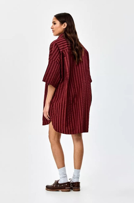 Jurken korte mouw bordeaux CKS