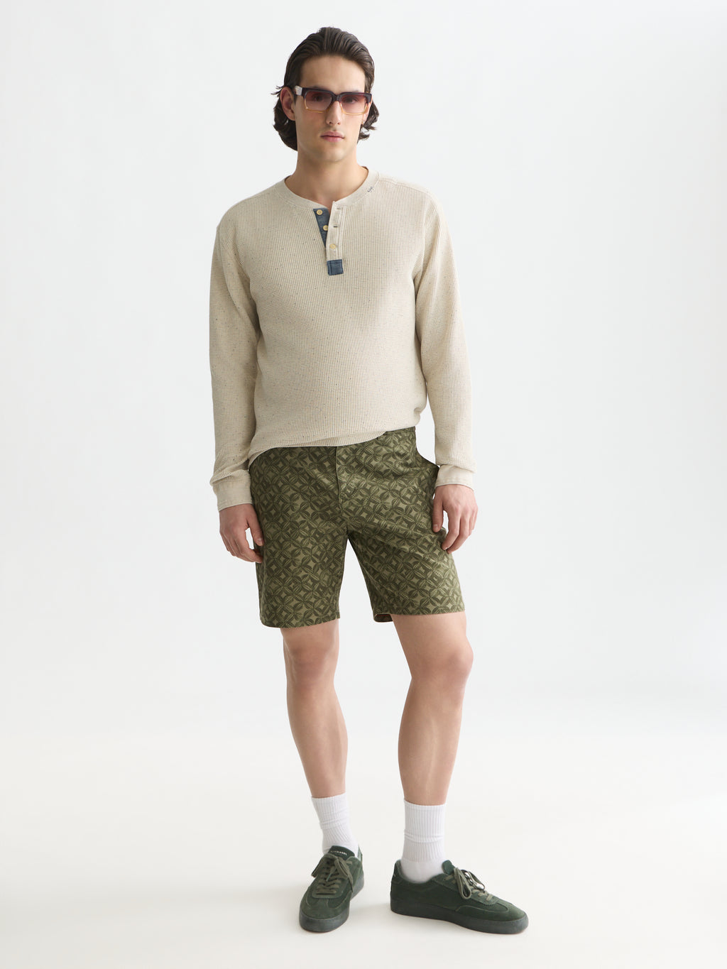Pulls bruin Scotch & Soda