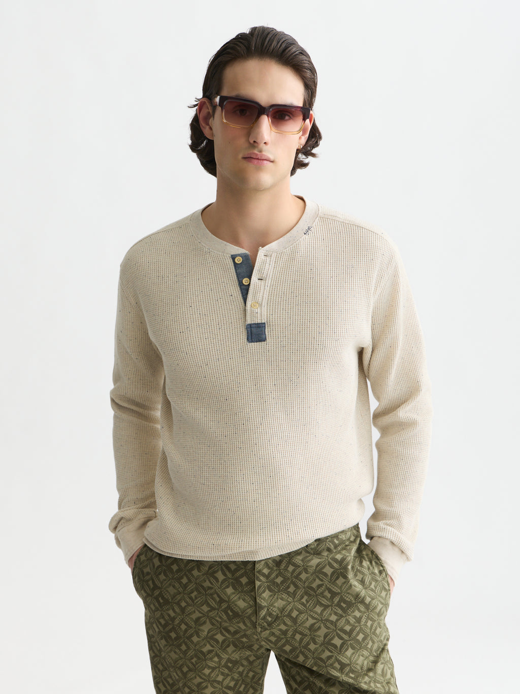 Pulls bruin Scotch & Soda
