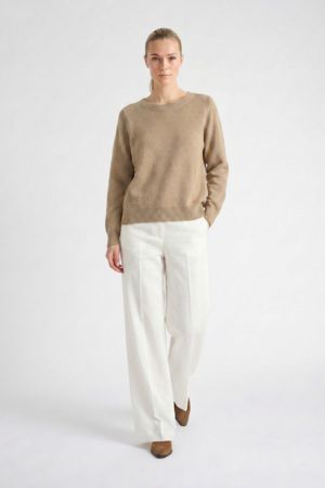 Pulls bruin Marie Méro