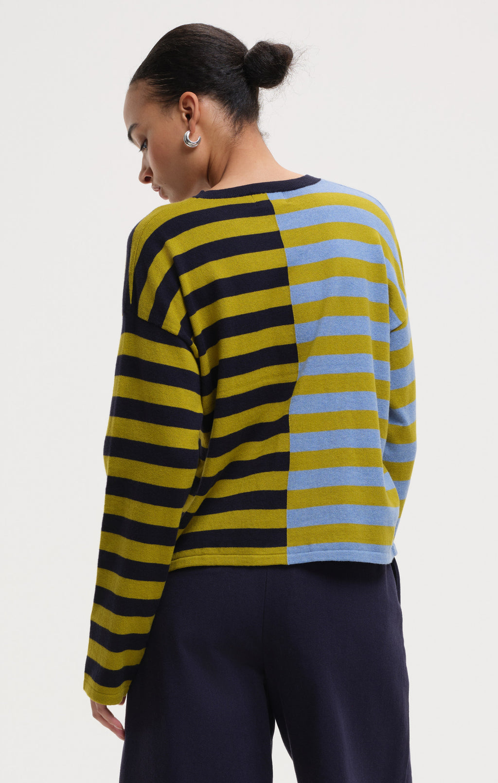 Pulls blauw OUR SISTER