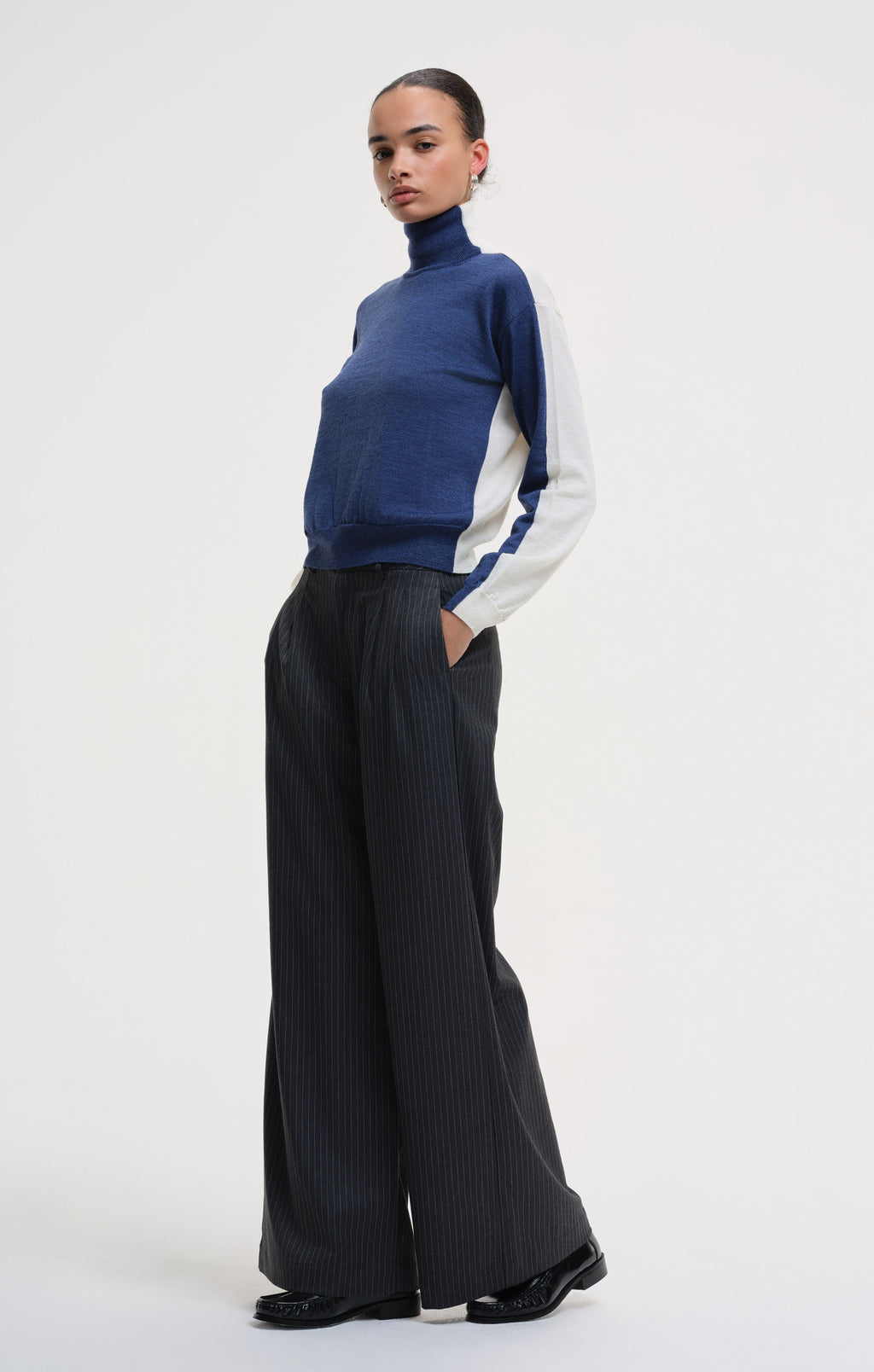 Pulls blauw OUR SISTER