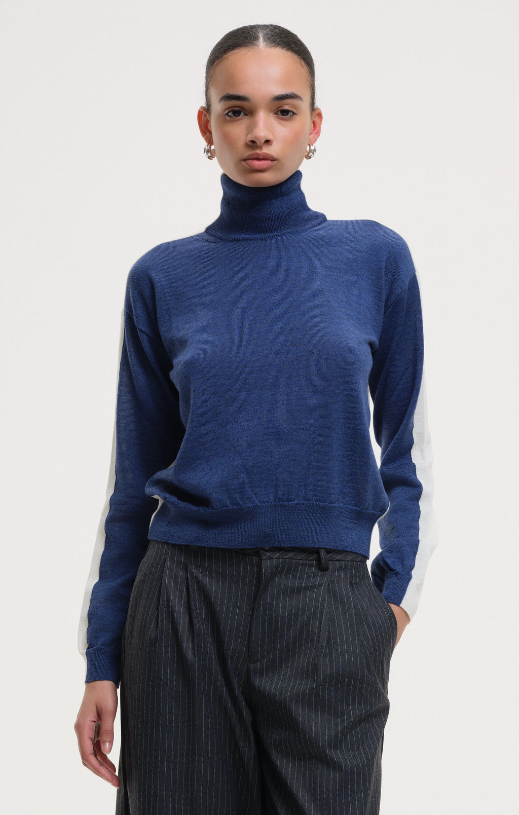 Pulls blauw OUR SISTER