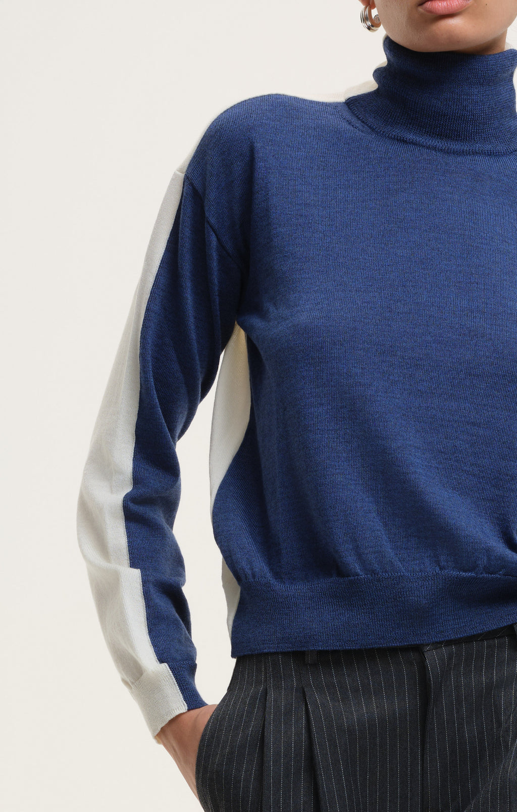Pulls blauw OUR SISTER