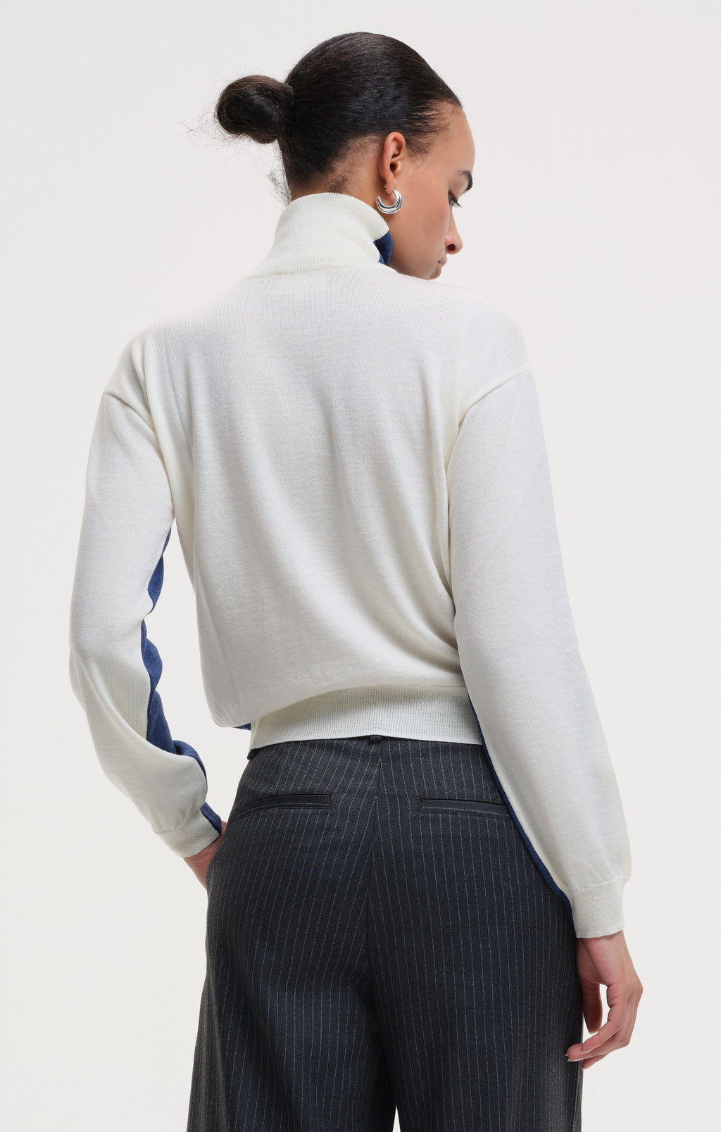 Pulls blauw OUR SISTER