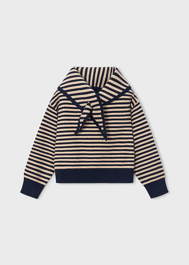 Pulls navy Mayoral