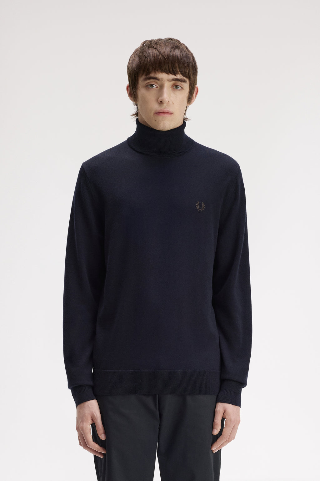 Pulls navy Fred Perry
