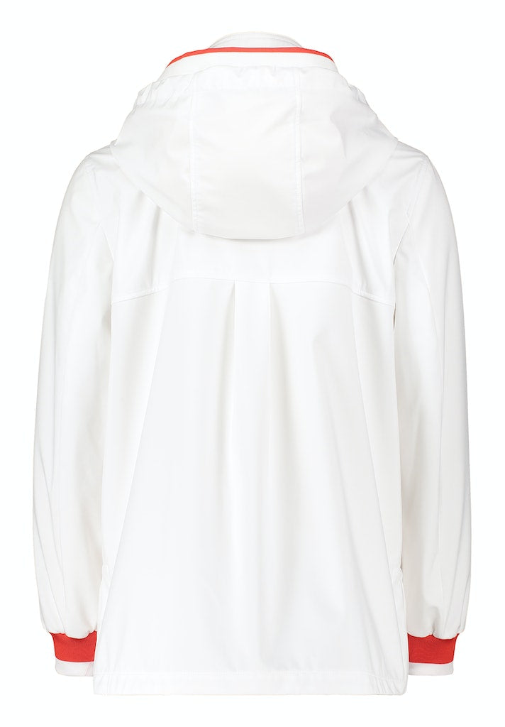 Jassen wit Betty Barclay