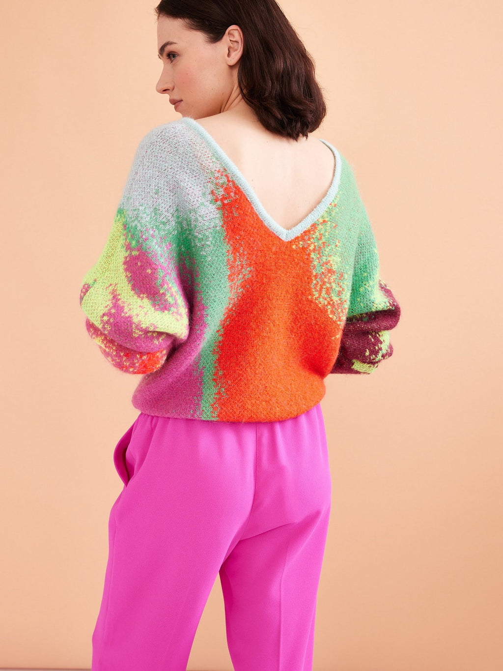 Pulls multicolor Her.
