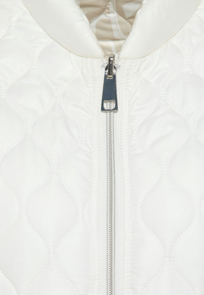 Jassen wit Barbara Lebek